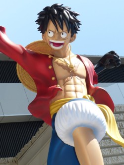 画像ギャラリー No.005のサムネイル画像 / 「Jスターズ ビクトリーバーサス」の巨大フィギュアが渋谷PARCO前に登場。悟空とルフィが渋谷の街でバトル！
