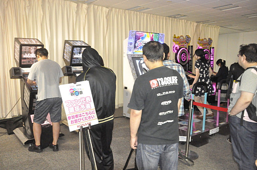 画像ギャラリー No.006のサムネイル画像 / アイドルとファンの絆が勝利のカギ？「BEMANI」シリーズのファンイベント「U.M.U × BEMANI 真夏のアイドル納涼祭」をレポート