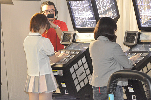 画像ギャラリー No.014のサムネイル画像 / アイドルとファンの絆が勝利のカギ？「BEMANI」シリーズのファンイベント「U.M.U × BEMANI 真夏のアイドル納涼祭」をレポート
