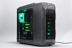 画像ギャラリー No.002のサムネイル画像 / 「GeForce GTX TITAN」の3-way SLI動作レポート。7860×1440ドットで3Dゲームが動き，消費電力が大台に達する世界へようこそ