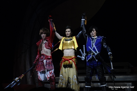 画像ギャラリー No.025のサムネイル画像 / 舞台「戦国BASARA3 宴」は,松永久秀,風魔小太郎,今川義元らが加わり,武将18人による“饗宴”に――東京公演ゲネプロのレポートを掲載