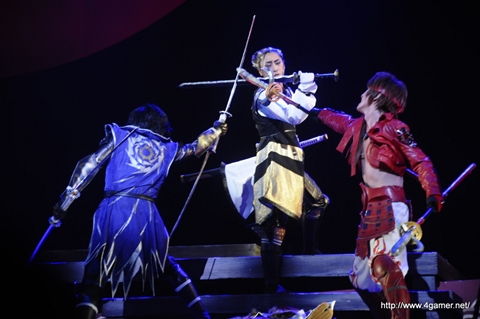 画像ギャラリー No.027のサムネイル画像 / 舞台「戦国BASARA3 宴」は,松永久秀,風魔小太郎,今川義元らが加わり,武将18人による“饗宴”に――東京公演ゲネプロのレポートを掲載