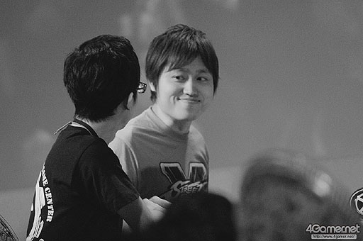 画像ギャラリー No.022のサムネイル画像 / ［EVO2015］ももち選手の「ウルIV」部門優勝をもって大会全日程が終了。「GGXrd」を小川選手が制し，「UMvC3」でも日本勢が善戦したEVO最終日まとめ