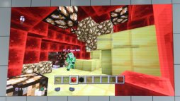 画像ギャラリー No.018のサムネイル画像 / 「Minecraft」の参加型イベント「1,000人でつくる!“夢の日本”プロジェクト ファイナル!」レポート。小学生達が創意工夫で作った建造物を披露