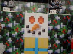 画像ギャラリー No.003のサムネイル画像 / 「みんなの『マインクラフト』ツリー2016」の点灯式をレポート。タレントの谷 花音さんがゲーム内で制作したクリスマスツリーをリアルで再現