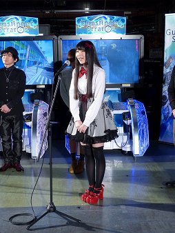 画像ギャラリー No.004のサムネイル画像 / 「ガンスリンガー ストラトス2」が稼働開始。オープニングセレモニーには，ふなっしーが応援に駆けつけたなっしー！