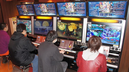 画像ギャラリー No.007のサムネイル画像 / 本日稼働,「電撃文庫 FIGHTING CLIMAX」。制作秘話も飛び出した開発陣への合同インタビューを掲載。鎌池和馬氏と成田良悟氏からのメッセージも