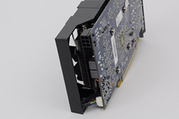 画像ギャラリー No.010のサムネイル画像 / 「Radeon R9 270」レビュー。179ドルの“ほぼHD 7870 GHz Edition”は，「補助電源1基」の市場で主役となれるGPUだ