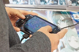 画像ギャラリー No.005のサムネイル画像 / 「電撃文庫 FIGHTING CLIMAX」,店頭体験会の初日をレポート。プロデューサー野中氏&ディレクター寺田氏のミニインタビューも掲載