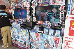 画像ギャラリー No.008のサムネイル画像 / 「電撃文庫 FIGHTING CLIMAX」,店頭体験会の初日をレポート。プロデューサー野中氏&ディレクター寺田氏のミニインタビューも掲載