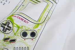 画像ギャラリー No.014のサムネイル画像 / 「ファミコンリミックス」のTシャツ,本日22:00より発売開始