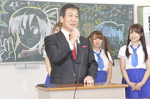 画像ギャラリー No.006のサムネイル画像 / 「閃乱カグラ」の発表会で一挙に3つの新作が明らかに。アイドルユニットKNUや原田ひとみさん，喜多村英梨さんも登場したイベントの模様をレポート