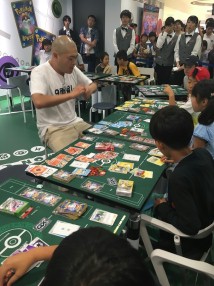 画像ギャラリー No.011のサムネイル画像 / 「ポケモンカードゲーム」,あばれる君が登場した「GXスタートデッキ」発売記念イベントのレポートを公開