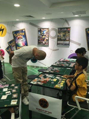 画像ギャラリー No.012のサムネイル画像 / 「ポケモンカードゲーム」,あばれる君が登場した「GXスタートデッキ」発売記念イベントのレポートを公開