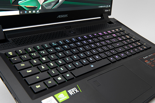 画像ギャラリー No.005のサムネイル画像 / GIGABYTEのハイエンドゲームノートPC「AORUS 17G」を試す。RTX 3080&300Hz液晶搭載にメカニカルキーボード採用と見どころは多い