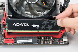 画像ギャラリー No.040のサムネイル画像 / 【PR】低負荷時にファン回転の止まるGTX 980カード「STRIX-GTX980-DC2OC-4GD5」を使って,超絶静かな小型ゲームPCを自作してみた