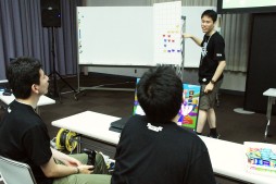 画像ギャラリー No.011のサムネイル画像 / 「ぷよぷよテトリス」上達を目指す学生達が,3日間の強化合宿に挑戦。ゲーミングキャンプ「Red Bull Gaming U」レポート