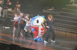 画像ギャラリー No.010のサムネイル画像 / 「PERSONA SUPER LIVE P-SOUND BOMB !!!! 2017 〜港の犯行を目撃せよ！〜」が開催。進化したライブ演出で観客を魅了