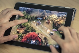画像ギャラリー No.006のサムネイル画像 / 「Vainglory」アジア太平洋ゼネラルマネージャーに就任したユン・テウォン氏にインタビュ―。日本人の平均プレイ時間は世界一という意外な結果も