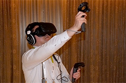 画像ギャラリー No.019のサムネイル画像 / ［CES 2016］「VR Ready」ロゴプログラムを開始したNVIDIAのブースに行って，最新のVRコンテンツを「Rift」と「Vive Pre」で体験してきた