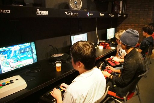 画像ギャラリー No.002のサムネイル画像 / 「ヴァンパイアセイヴァー」の3on3大会「Judgement Day 6」レポート。稼働21年目の優勝は,リネ選手/海の子選手/こめまる選手によるチーム「DDCばけーしょん」の手に