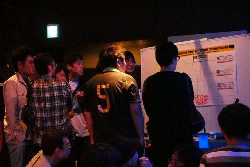 画像ギャラリー No.011のサムネイル画像 / 「ヴァンパイアセイヴァー」の3on3大会「Judgement Day 6」レポート。稼働21年目の優勝は,リネ選手/海の子選手/こめまる選手によるチーム「DDCばけーしょん」の手に