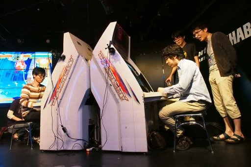 画像ギャラリー No.020のサムネイル画像 / 「ヴァンパイアセイヴァー」の3on3大会「Judgement Day 6」レポート。稼働21年目の優勝は,リネ選手/海の子選手/こめまる選手によるチーム「DDCばけーしょん」の手に