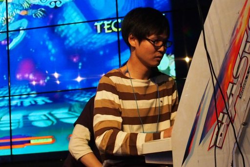 画像ギャラリー No.035のサムネイル画像 / 「ヴァンパイアセイヴァー」の3on3大会「Judgement Day 6」レポート。稼働21年目の優勝は,リネ選手/海の子選手/こめまる選手によるチーム「DDCばけーしょん」の手に