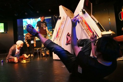 画像ギャラリー No.036のサムネイル画像 / 「ヴァンパイアセイヴァー」の3on3大会「Judgement Day 6」レポート。稼働21年目の優勝は,リネ選手/海の子選手/こめまる選手によるチーム「DDCばけーしょん」の手に