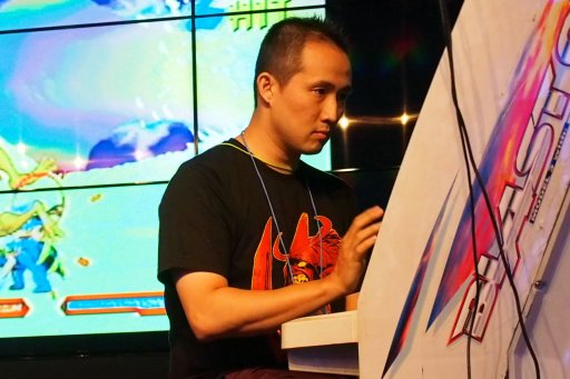 画像ギャラリー No.048のサムネイル画像 / 「ヴァンパイアセイヴァー」の3on3大会「Judgement Day 6」レポート。稼働21年目の優勝は,リネ選手/海の子選手/こめまる選手によるチーム「DDCばけーしょん」の手に