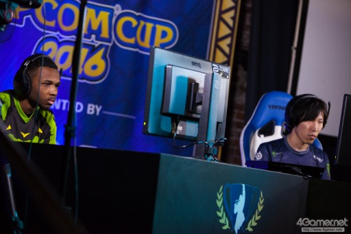 画像ギャラリー No.025のサムネイル画像 / 大波乱となった「Capcom Cup 2016」Day1現地レポートまとめ。6人の日本人選手がTOP8進出。優勝候補・Infiltration，ときど，ウメハラ選手らは敗退へ