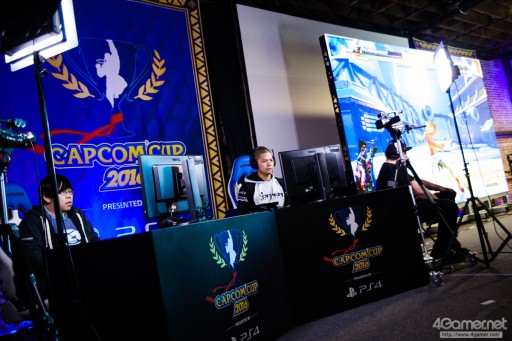 画像ギャラリー No.065のサムネイル画像 / 大波乱となった「Capcom Cup 2016」Day1現地レポートまとめ。6人の日本人選手がTOP8進出。優勝候補・Infiltration，ときど，ウメハラ選手らは敗退へ