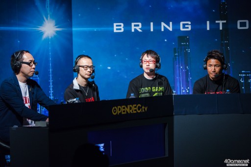 画像ギャラリー No.009のサムネイル画像 / CyberZのe-Sportsイベント「RAGE Vol.4 GRAND FINALS」,「ストリートファイターV」部門フォトレポート。優勝はふ〜ど選手の手に