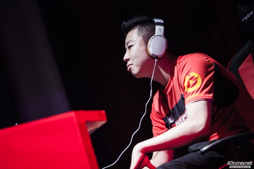 画像ギャラリー No.013のサムネイル画像 / CyberZのe-Sportsイベント「RAGE Vol.4 GRAND FINALS」,「ストリートファイターV」部門フォトレポート。優勝はふ〜ど選手の手に