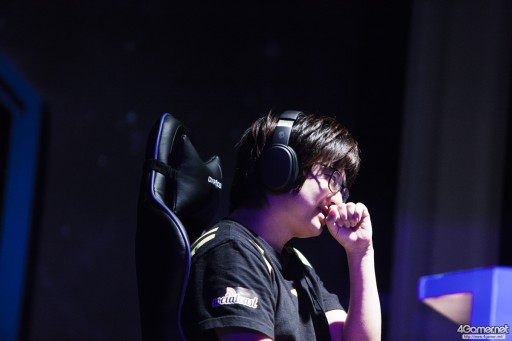 画像ギャラリー No.014のサムネイル画像 / CyberZのe-Sportsイベント「RAGE Vol.4 GRAND FINALS」,「ストリートファイターV」部門フォトレポート。優勝はふ〜ど選手の手に
