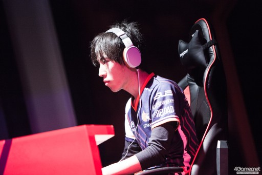 画像ギャラリー No.018のサムネイル画像 / CyberZのe-Sportsイベント「RAGE Vol.4 GRAND FINALS」,「ストリートファイターV」部門フォトレポート。優勝はふ〜ど選手の手に