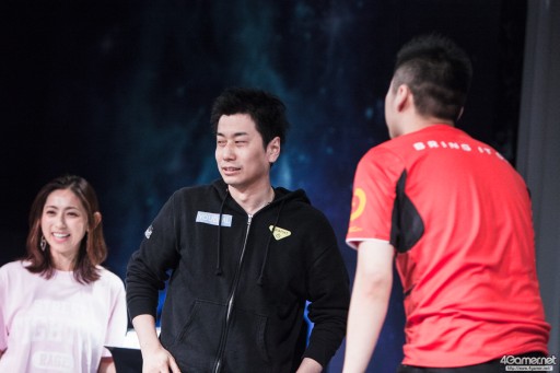 画像ギャラリー No.036のサムネイル画像 / CyberZのe-Sportsイベント「RAGE Vol.4 GRAND FINALS」,「ストリートファイターV」部門フォトレポート。優勝はふ〜ど選手の手に