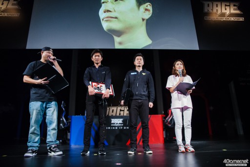 画像ギャラリー No.043のサムネイル画像 / CyberZのe-Sportsイベント「RAGE Vol.4 GRAND FINALS」,「ストリートファイターV」部門フォトレポート。優勝はふ〜ど選手の手に