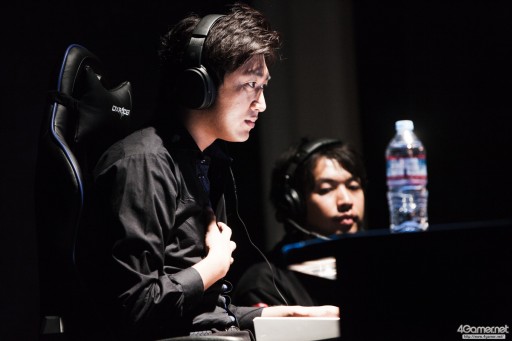 画像ギャラリー No.045のサムネイル画像 / CyberZのe-Sportsイベント「RAGE Vol.4 GRAND FINALS」,「ストリートファイターV」部門フォトレポート。優勝はふ〜ど選手の手に