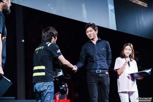 画像ギャラリー No.047のサムネイル画像 / CyberZのe-Sportsイベント「RAGE Vol.4 GRAND FINALS」,「ストリートファイターV」部門フォトレポート。優勝はふ〜ど選手の手に