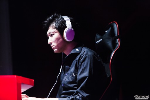 画像ギャラリー No.049のサムネイル画像 / CyberZのe-Sportsイベント「RAGE Vol.4 GRAND FINALS」,「ストリートファイターV」部門フォトレポート。優勝はふ〜ど選手の手に