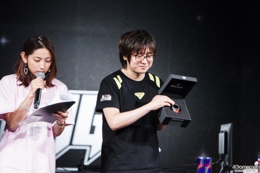 画像ギャラリー No.052のサムネイル画像 / CyberZのe-Sportsイベント「RAGE Vol.4 GRAND FINALS」,「ストリートファイターV」部門フォトレポート。優勝はふ〜ど選手の手に