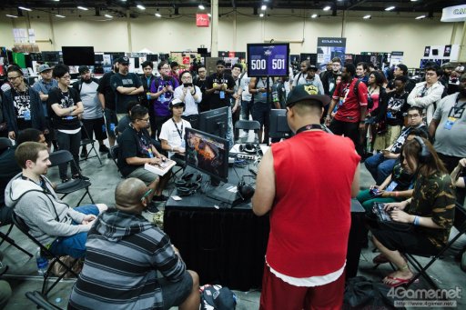 画像ギャラリー No.058のサムネイル画像 / ［EVO2017］本日EVO2017開幕。「ストV」など7タイトルの予選が行われる初日Twitterまとめ。「KOF XIV」は決勝戦まで