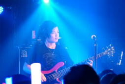 画像ギャラリー No.009のサムネイル画像 / 新生Falcom jdk BANDの初ライブ「Falcom jdk BAND θ（シータ） Live」が開催。アイドルユニット「リアル☆SPiKA」も参戦し，全16曲を熱演
