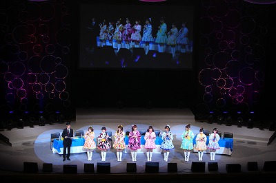 画像ギャラリー No.012のサムネイル画像 / 「アイドルマスター シンデレラガールズ」，「デレラジA」公録イベントをレポ。武内さんがイジり倒され，桜咲さんが恐怖を呼ぶ!?
