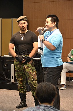 画像ギャラリー No.018のサムネイル画像 / 「DEAD OR ALIVE FESTIVAL」のフォト&コスプレイベントをレポート。本物そっくりのバース登場に会場は騒然