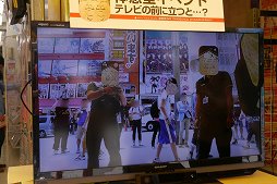 画像ギャラリー No.010のサムネイル画像 / 道行く人の顔を「力士シール」が侵食！　「CHAOS;CHILD」の“ユーザー体感型イベント”をレポート