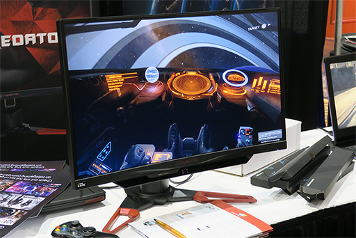 画像ギャラリー No.019のサムネイル画像 / ［CES 2017］CES開幕前の先行展示イベントに，AMDの「Ryzen」＋「Vega」搭載PCによるゲームデモが登場。Windows Holographic対応HMDも