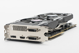 画像ギャラリー No.009のサムネイル画像 / PowerColorオリジナルクーラー搭載の「AXR9 380X 4GBD5-PPDHE」を試す。2016年を迎え,R9 380Xの立ち位置は変わったか