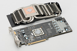 画像ギャラリー No.010のサムネイル画像 / PowerColorオリジナルクーラー搭載の「AXR9 380X 4GBD5-PPDHE」を試す。2016年を迎え,R9 380Xの立ち位置は変わったか